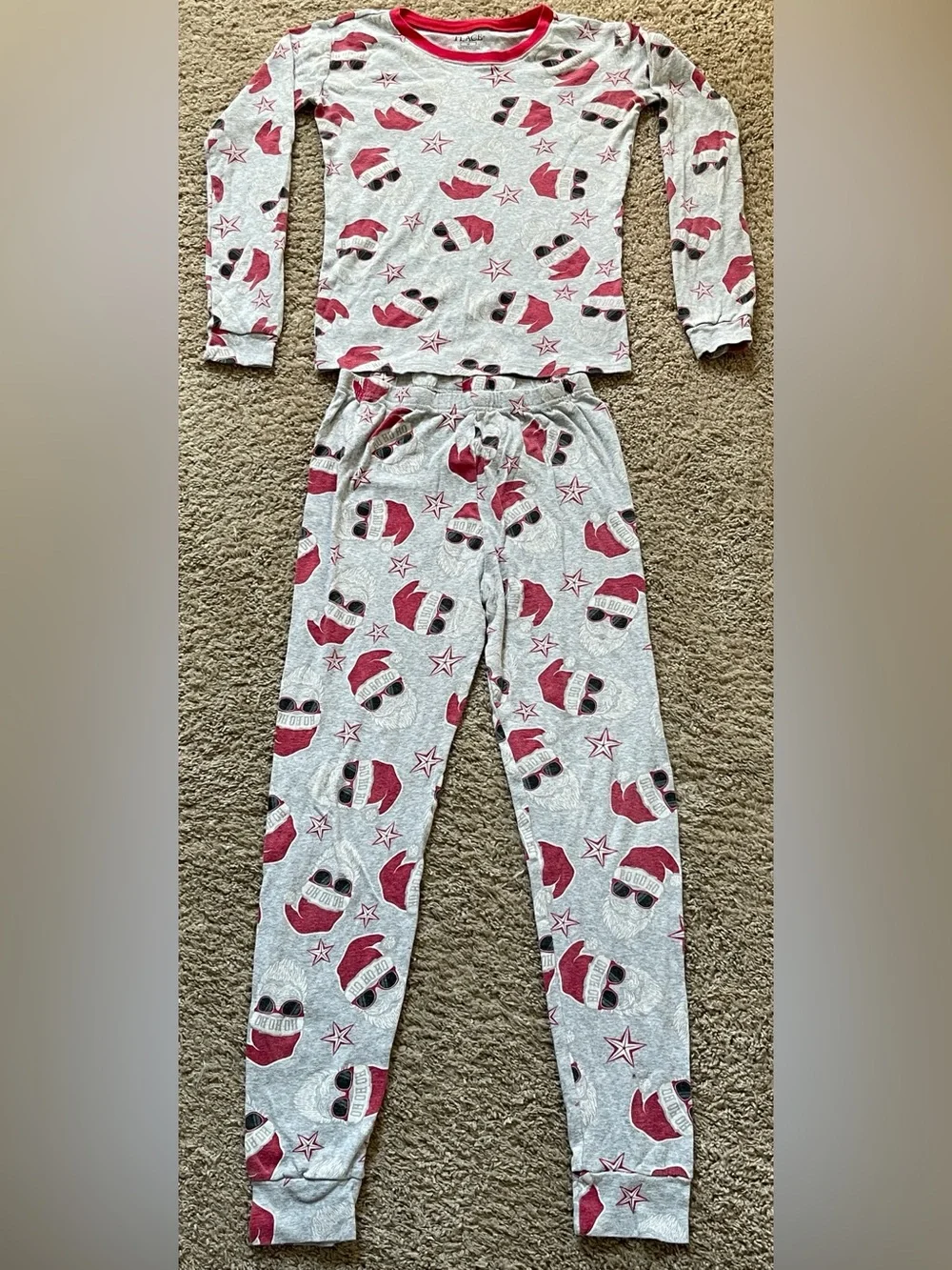 The Children’s Place glow in the dark Santa face 2 piece pajama set, 16